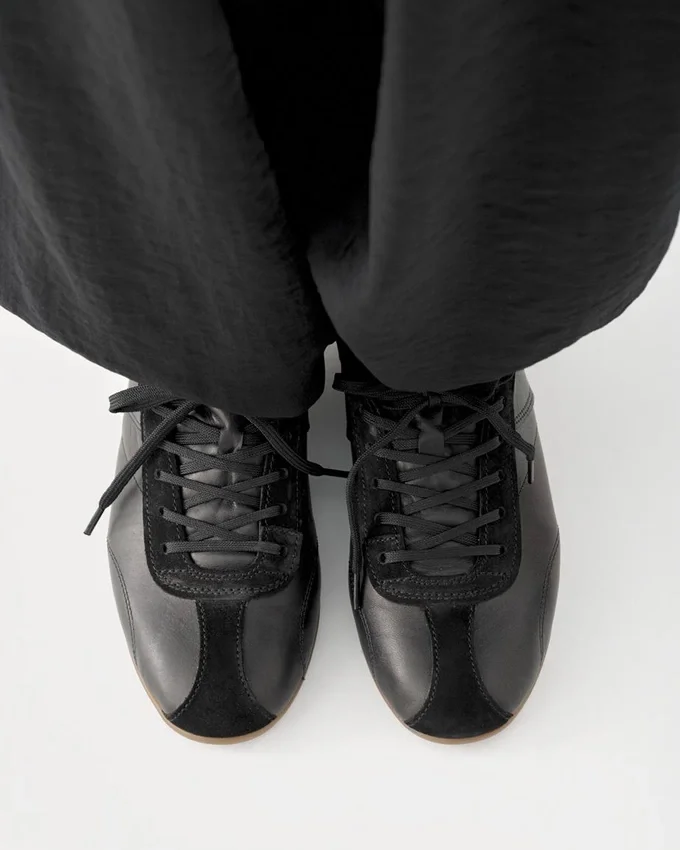 Hollie Sneakers