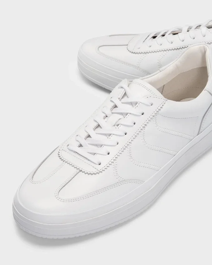 Leo Sneakers